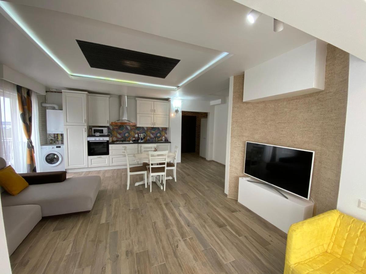 Sunny Deluxe Apartment Cosmopolis Stefanestii de Jos Buitenkant foto