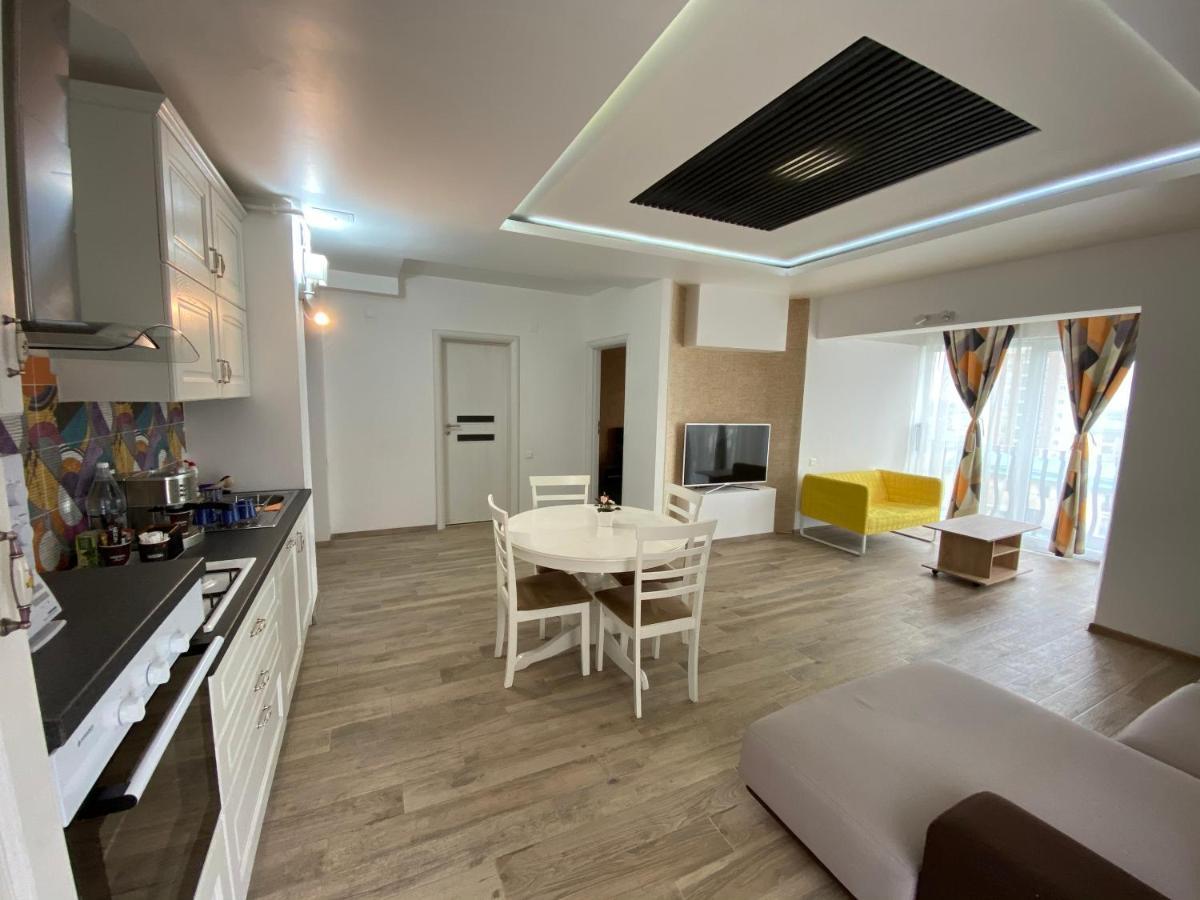 Sunny Deluxe Apartment Cosmopolis Stefanestii de Jos Buitenkant foto